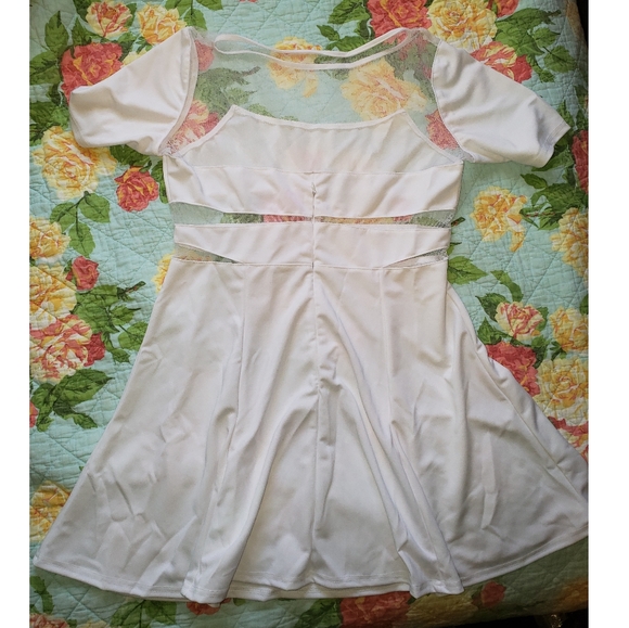 Dresses & Skirts - White dress with mesh details